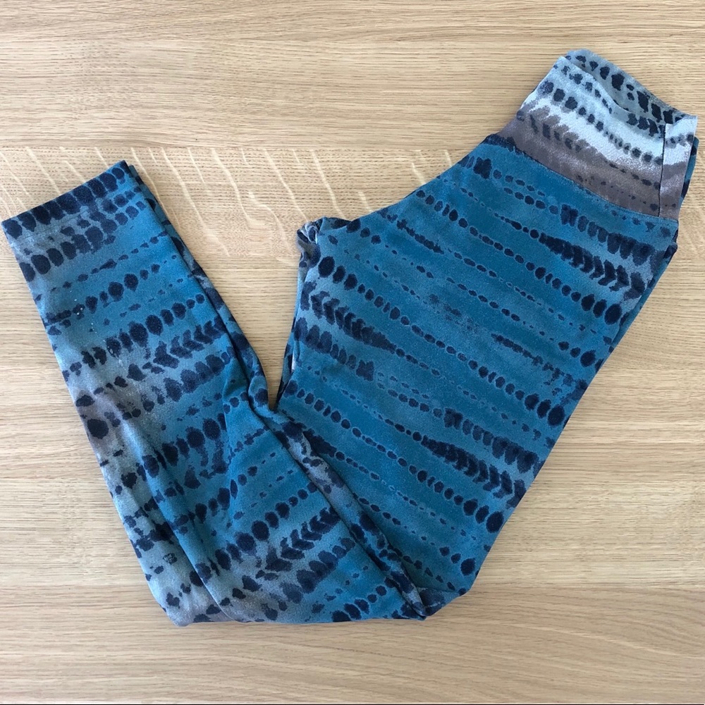Liquido tie dye leggings